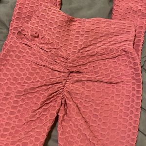 Never Worn “Scrunchy” Leggings!